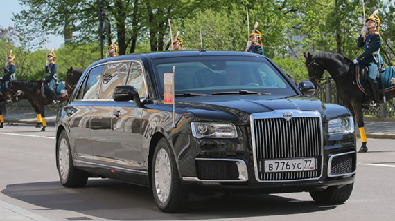 prezidentskiy-kortezh-vremya-vyyti-v-svet-1.jpg Президентский автомобиль Аурус